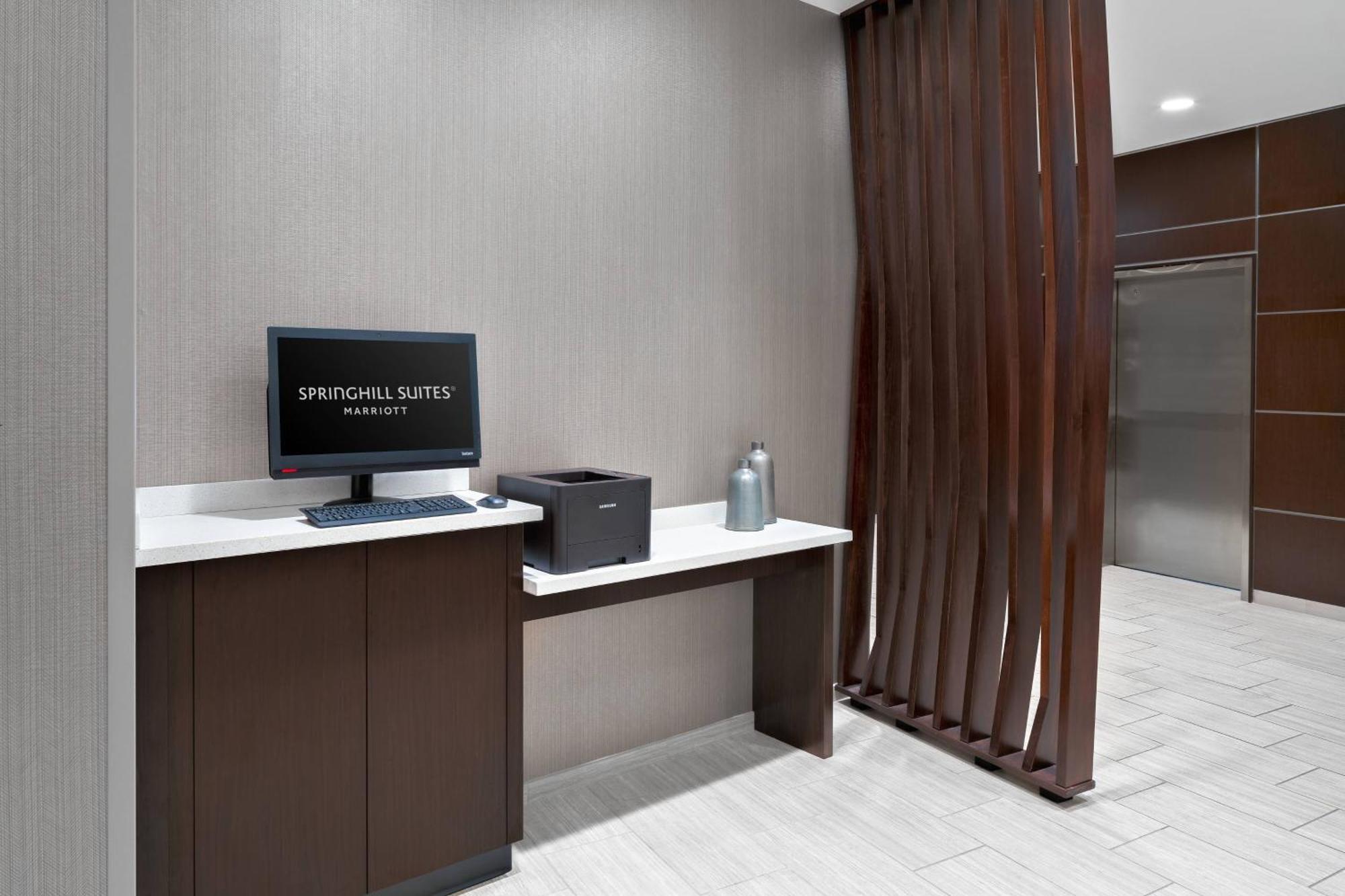 Springhill Suites By Marriott Roanoke Esterno foto