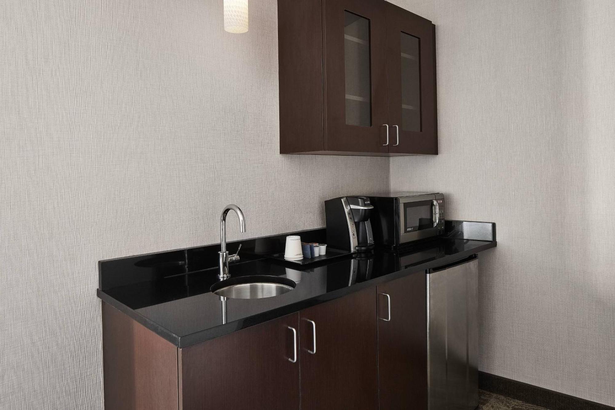 Springhill Suites By Marriott Roanoke Esterno foto
